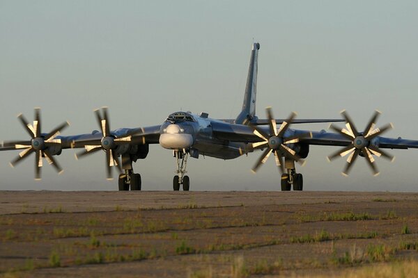 Bomber tu-95 Flugplatz Nahaufnahme