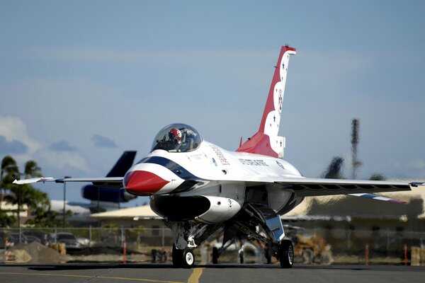 The F-16 at the airbase is preparing for departure