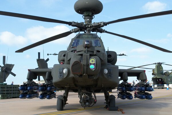 Ein Apache-Hubschrauber der US-Armee, der seit Mitte der 1980er Jahre hergestellt wird.