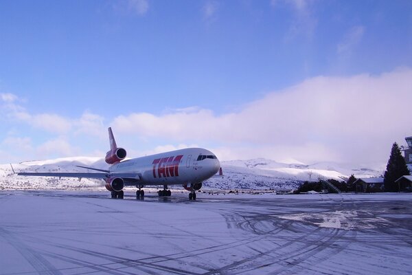 Bienvenido a bordo , el avión en ningún fondo de invierno