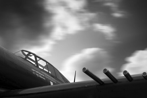 Avión en una foto en blanco y negro