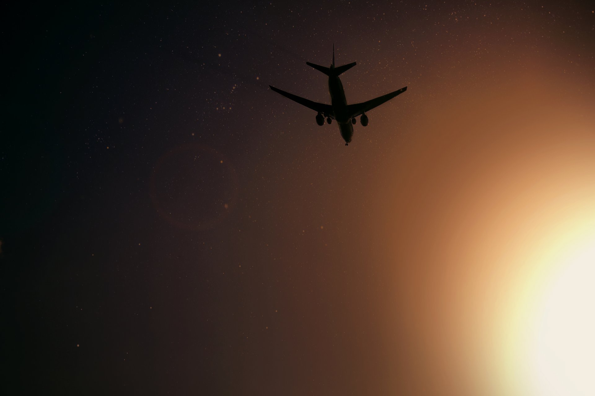 avión cielo noche vuelo