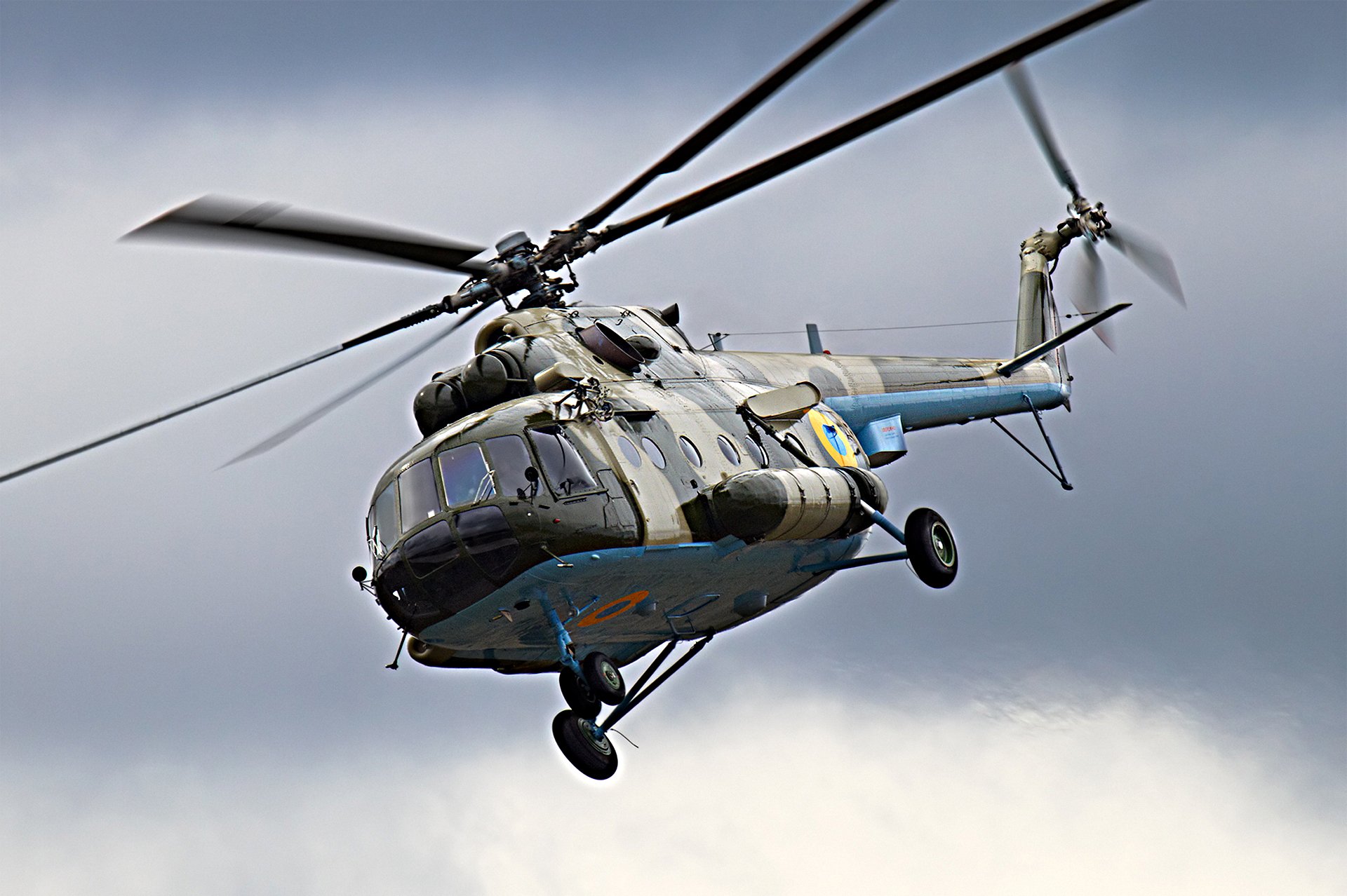 mi 8 ukraine hubschrauber schaufeln