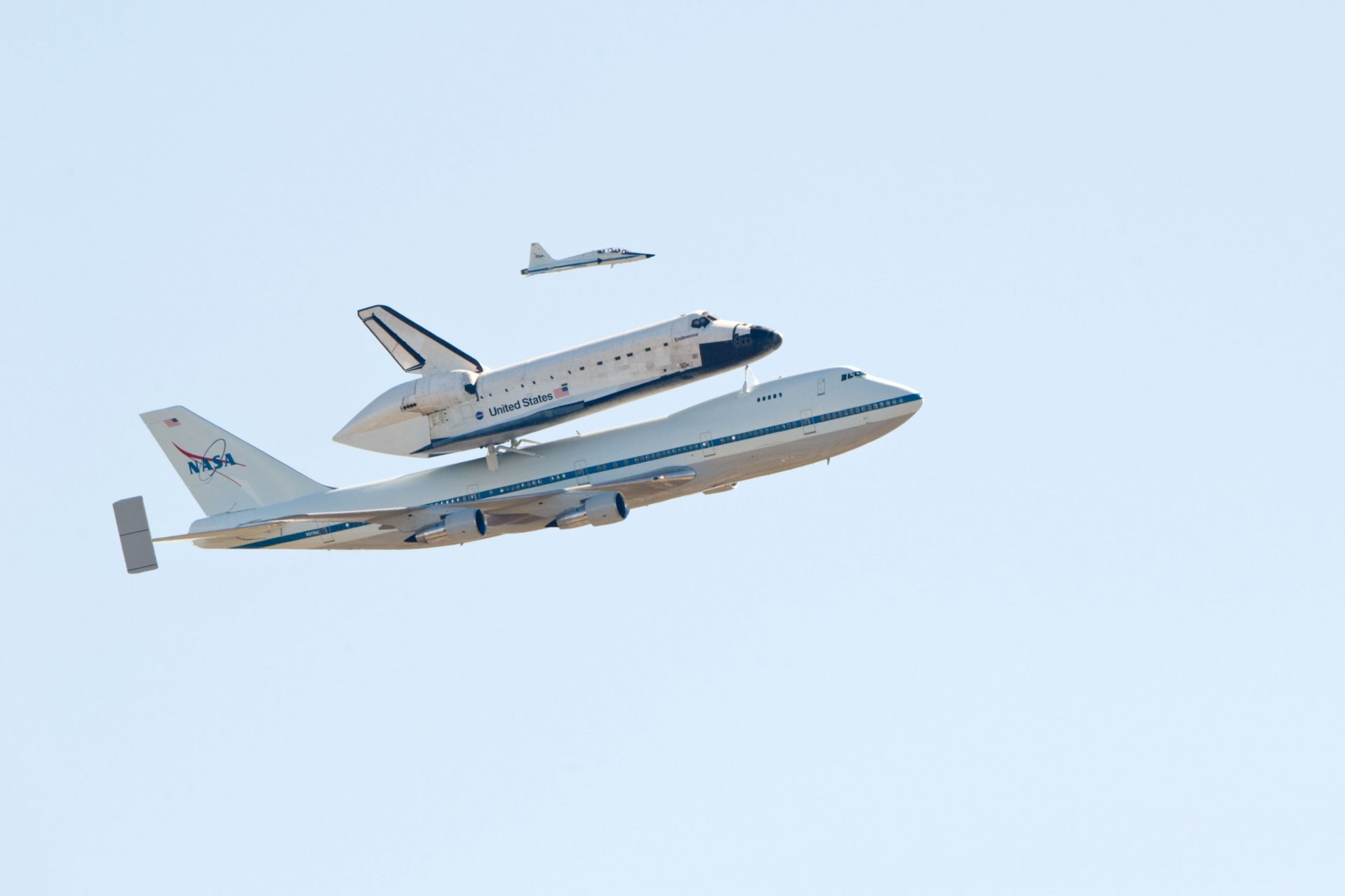 avion boeing navette endeavour poursuite nasa vol ciel