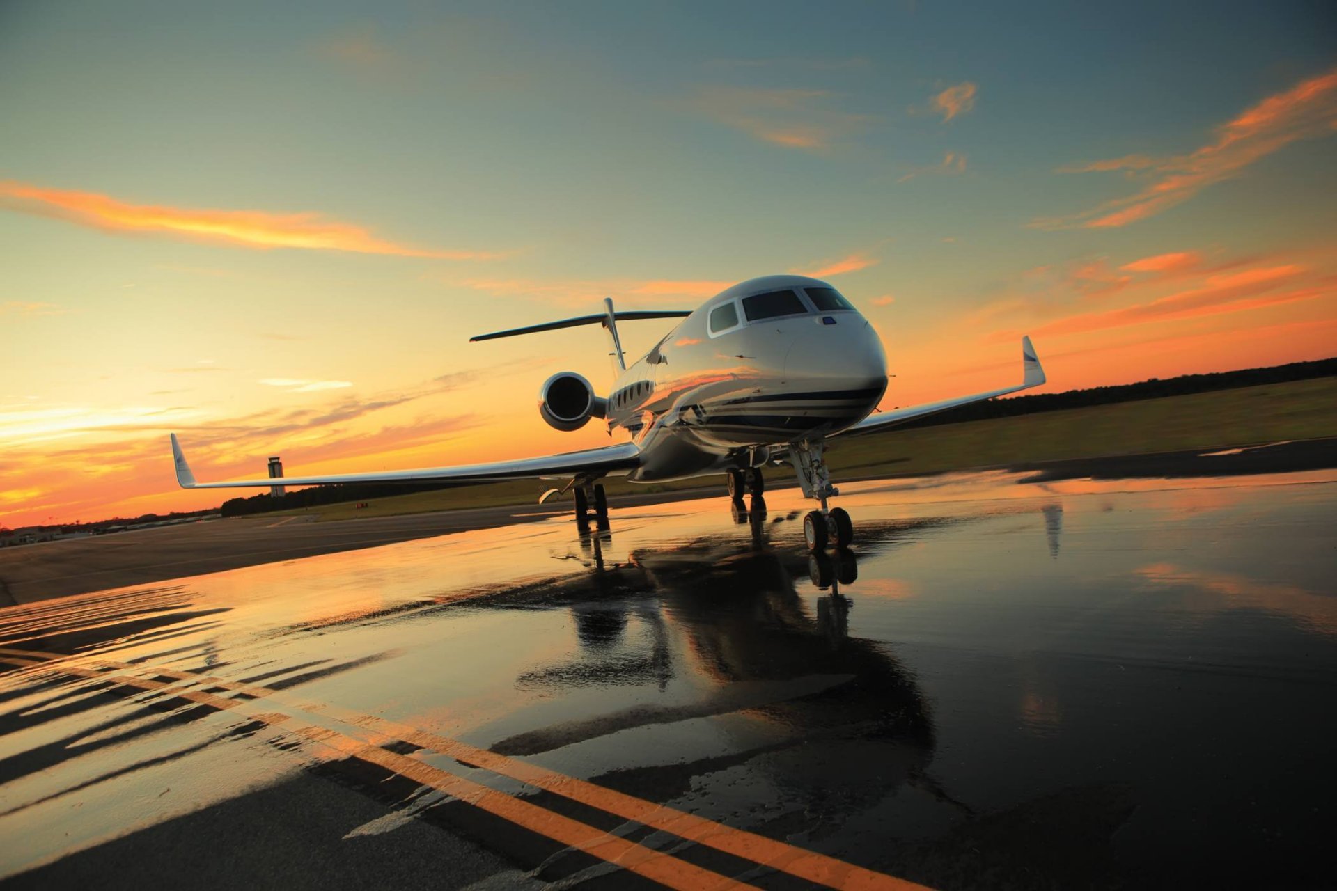 civil aviation jet plane business class gulfstream g650 photo clouds sky sunset night airport