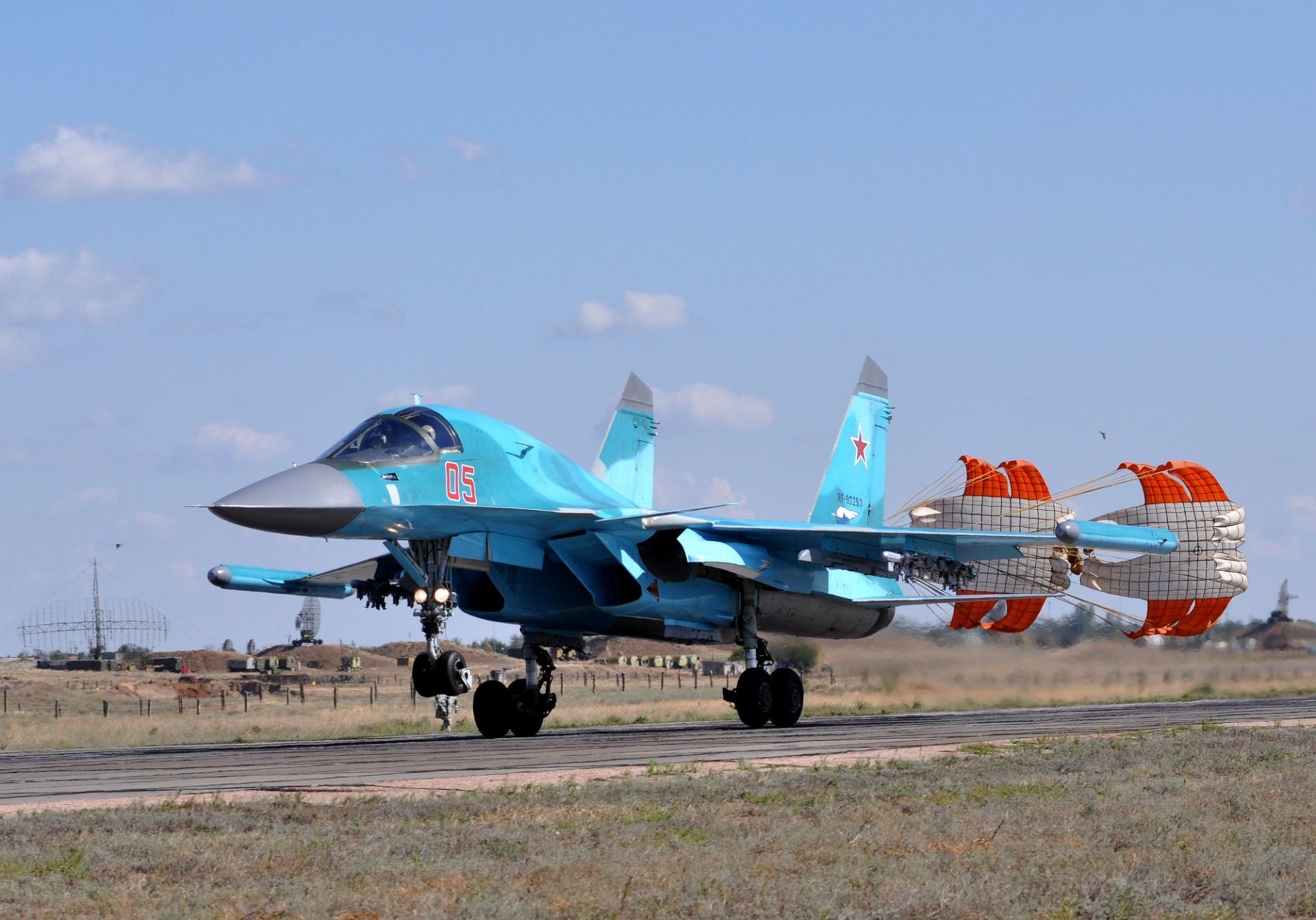 fuerza aérea de rusia bombardero de primera línea sukhoi su-34 defensor aterrizaje