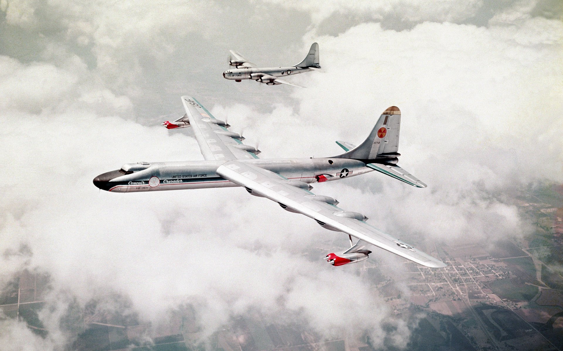 deux us air force bombardiers b-29 ciel terre champs nuages