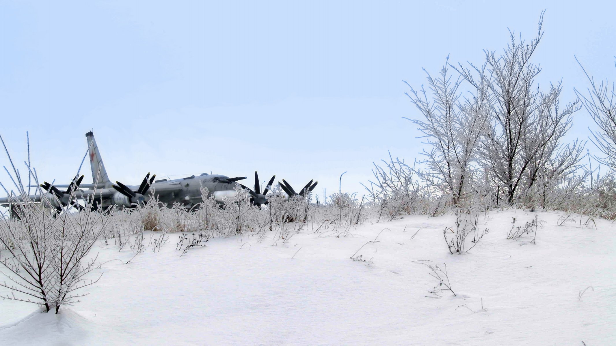 plane tu-95ms missile strategic bomber winter snow