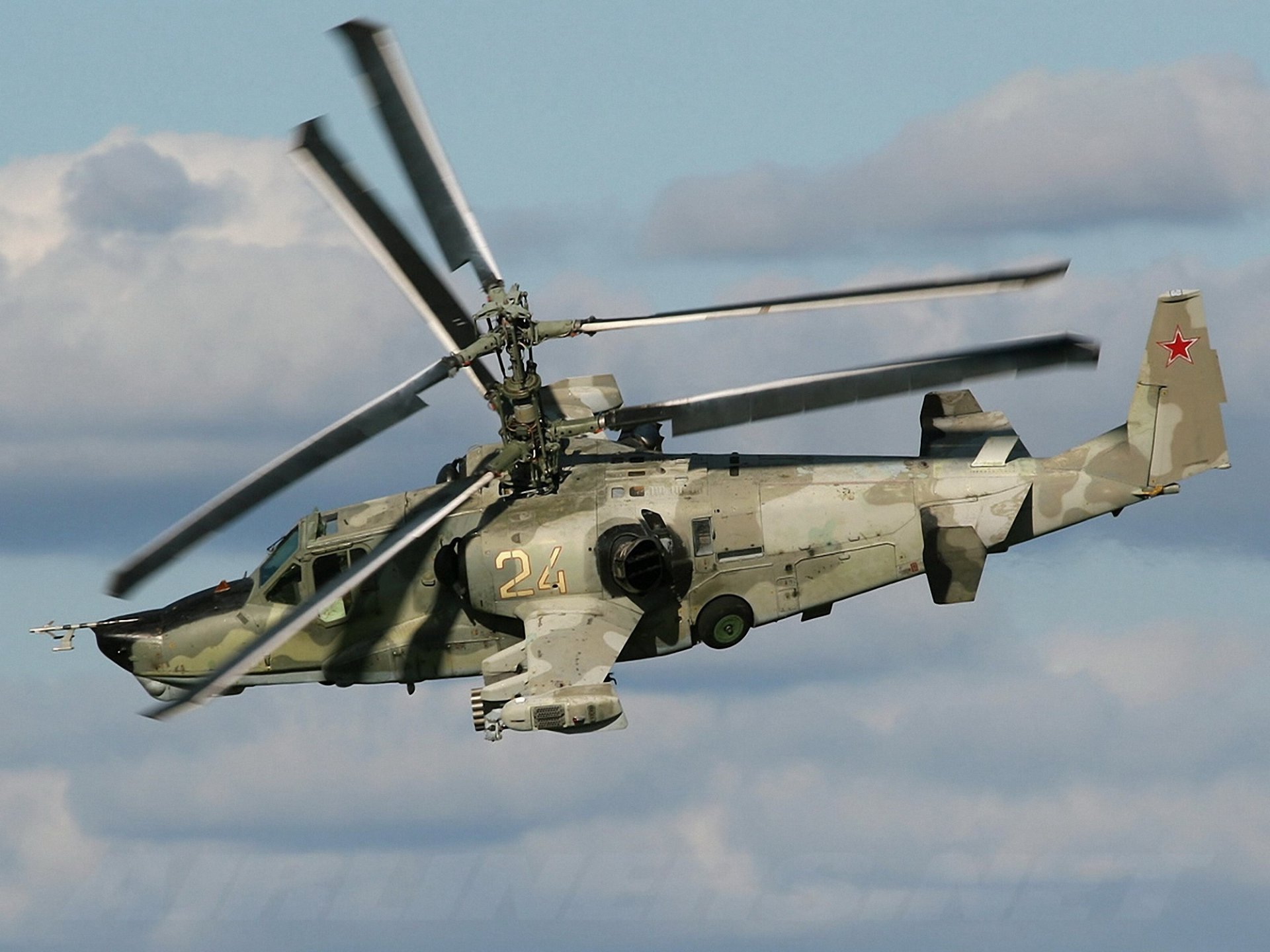 ka-50 squalo nero kamov lame sospensioni cabina di guida cannone camuffamento cielo nuvole