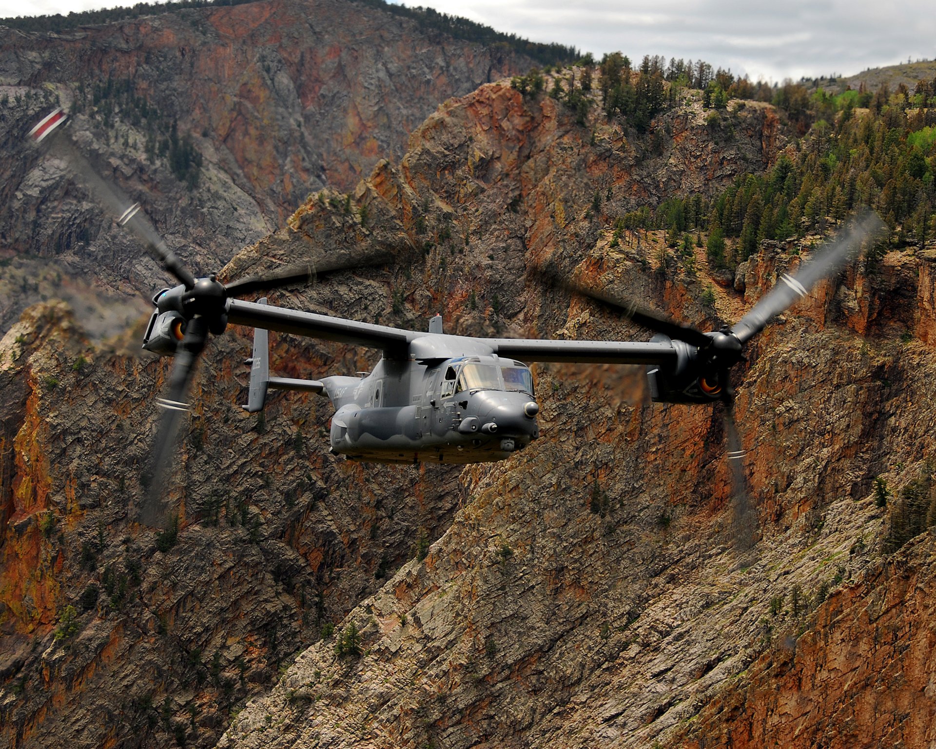 montagne aereo us air force v-22 osprey convertiplano