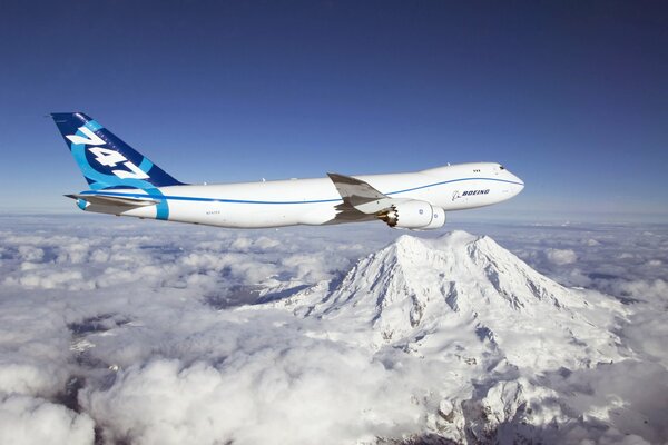 Premier vol du boeing 747-8 freighter de la nouvelle série