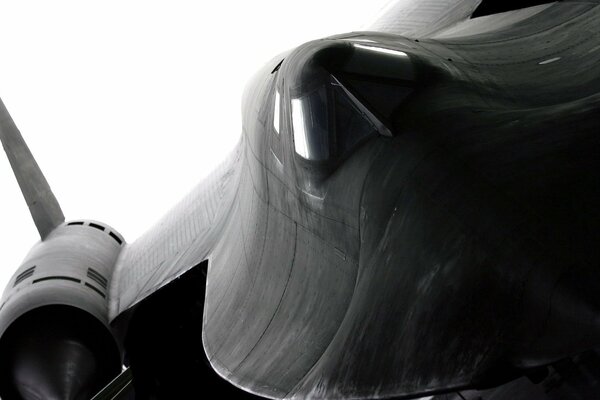 The bends of the SR-71 blackbird are black