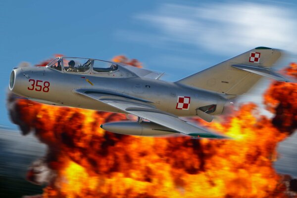 Kämpfer mig 18 am Himmel in Flammen