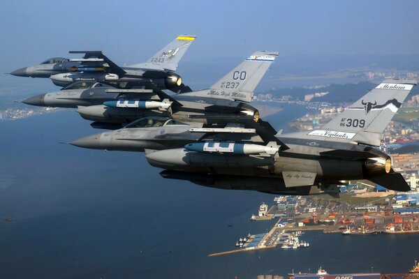 Kampfjets bereiten sich auf Militärparade vor