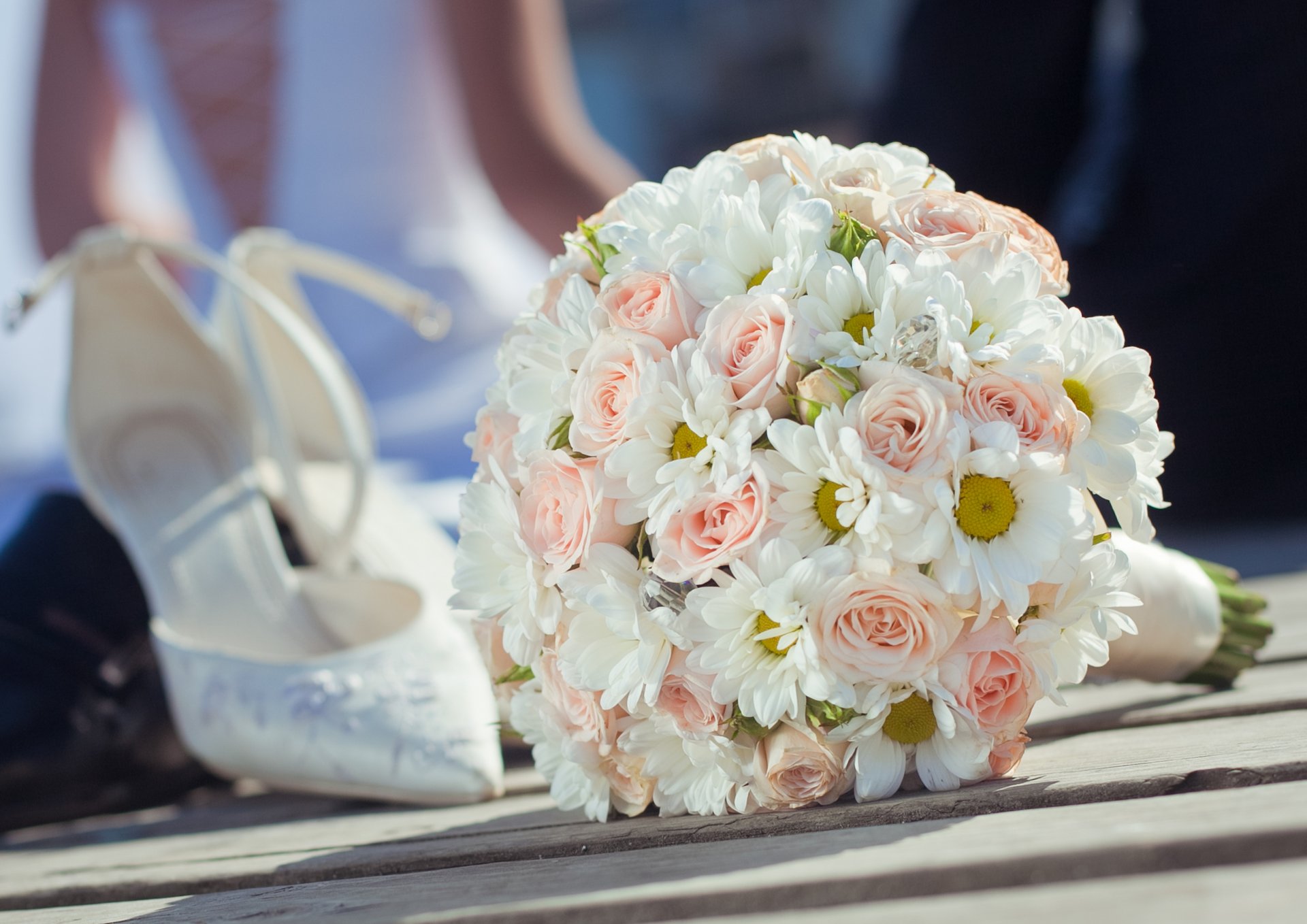 boda ramo flores rosas zapatos