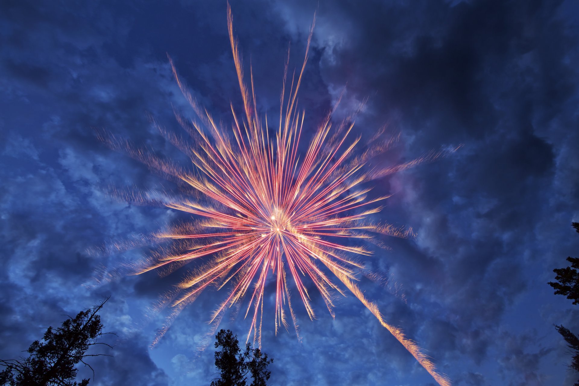 ky clouds night salute firework