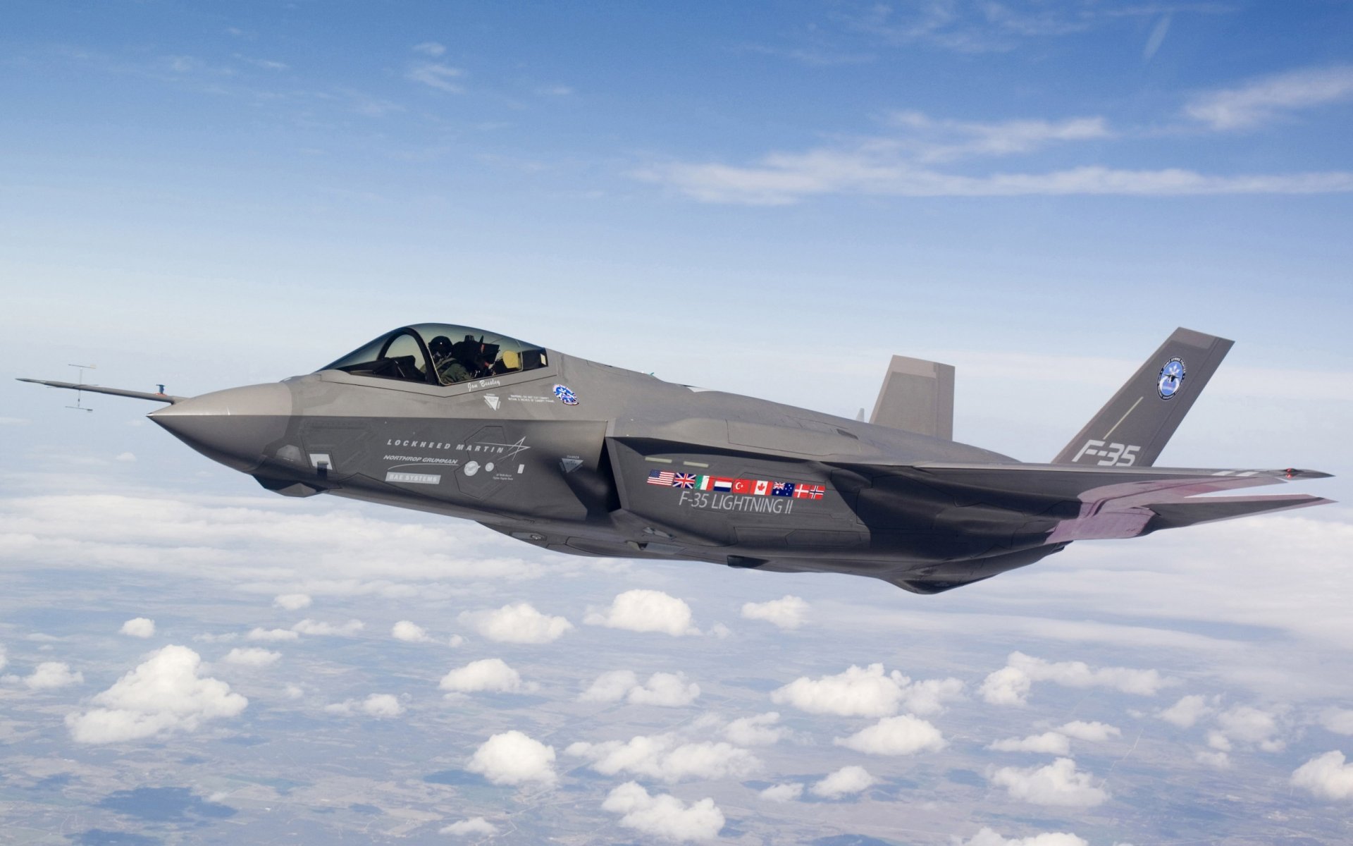 f-35 caza altitud nubes