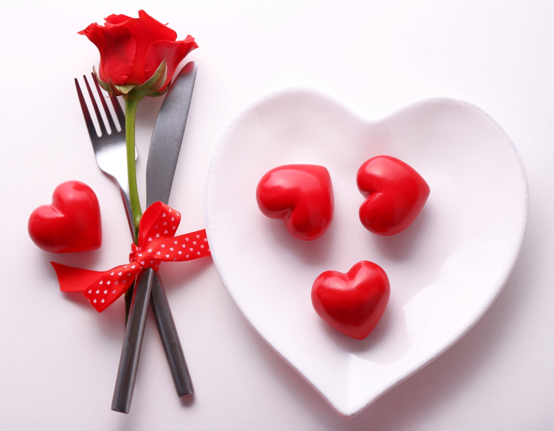 día de san valentín amor romántico rosa romance servir rosa corazones plato