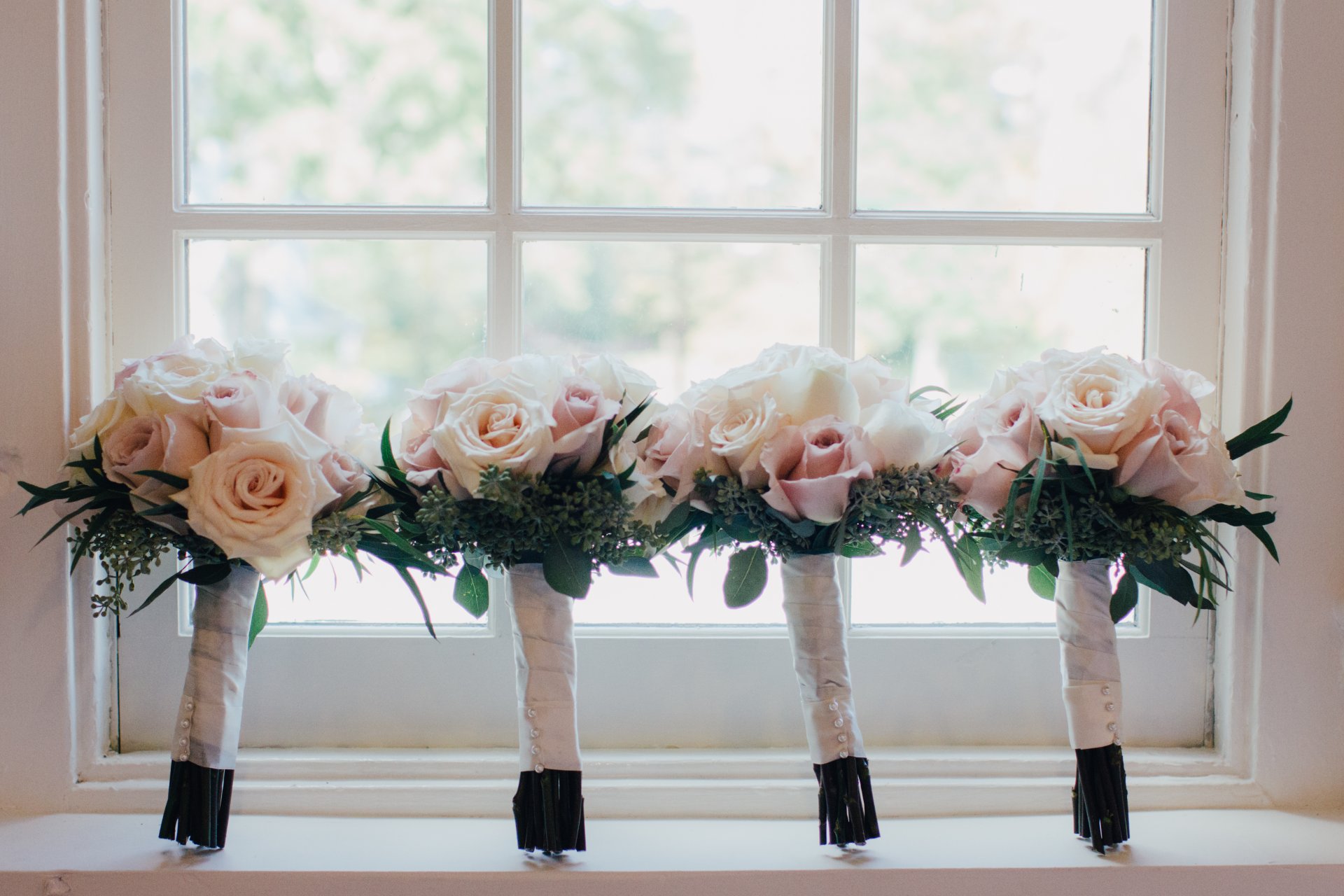 bouquets wedding flower roses window