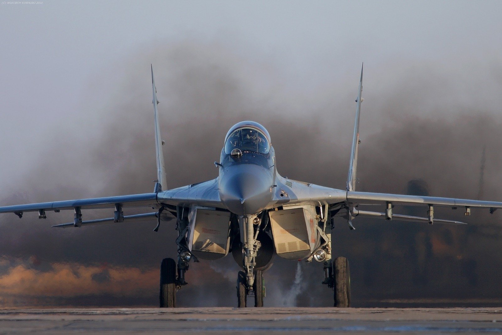 mig-29 airport smoke