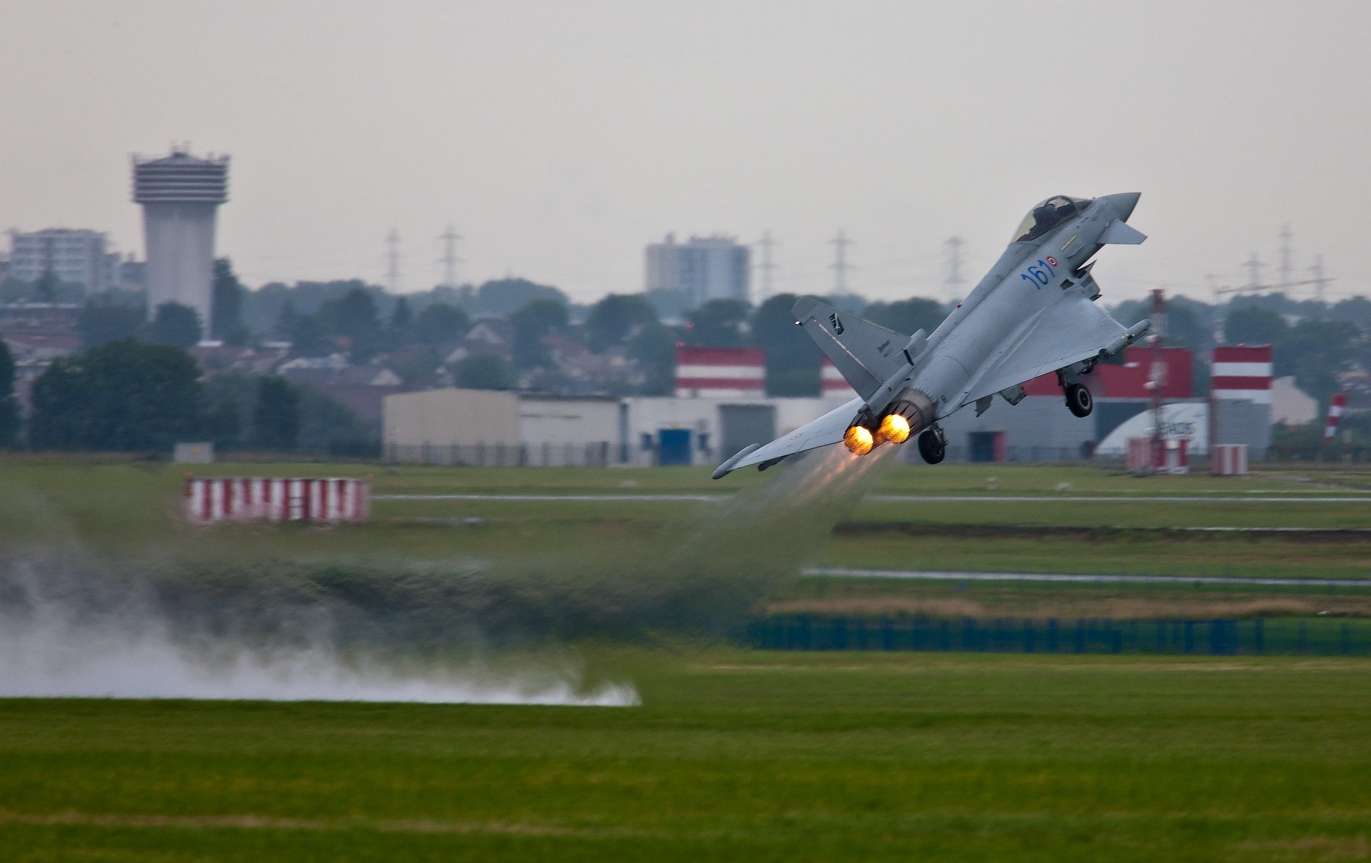 flugzeug flughafen start hitze