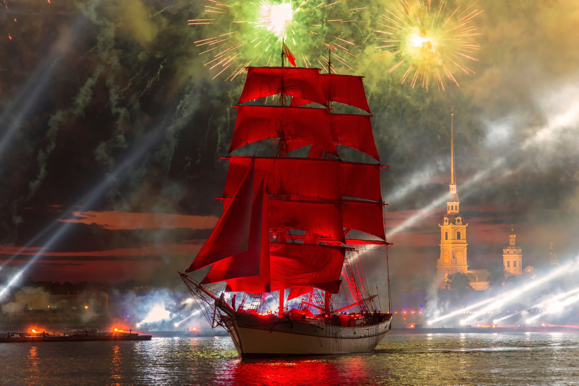 sankt petersburg szkarłatne żagle 2015 salut zachód słońca