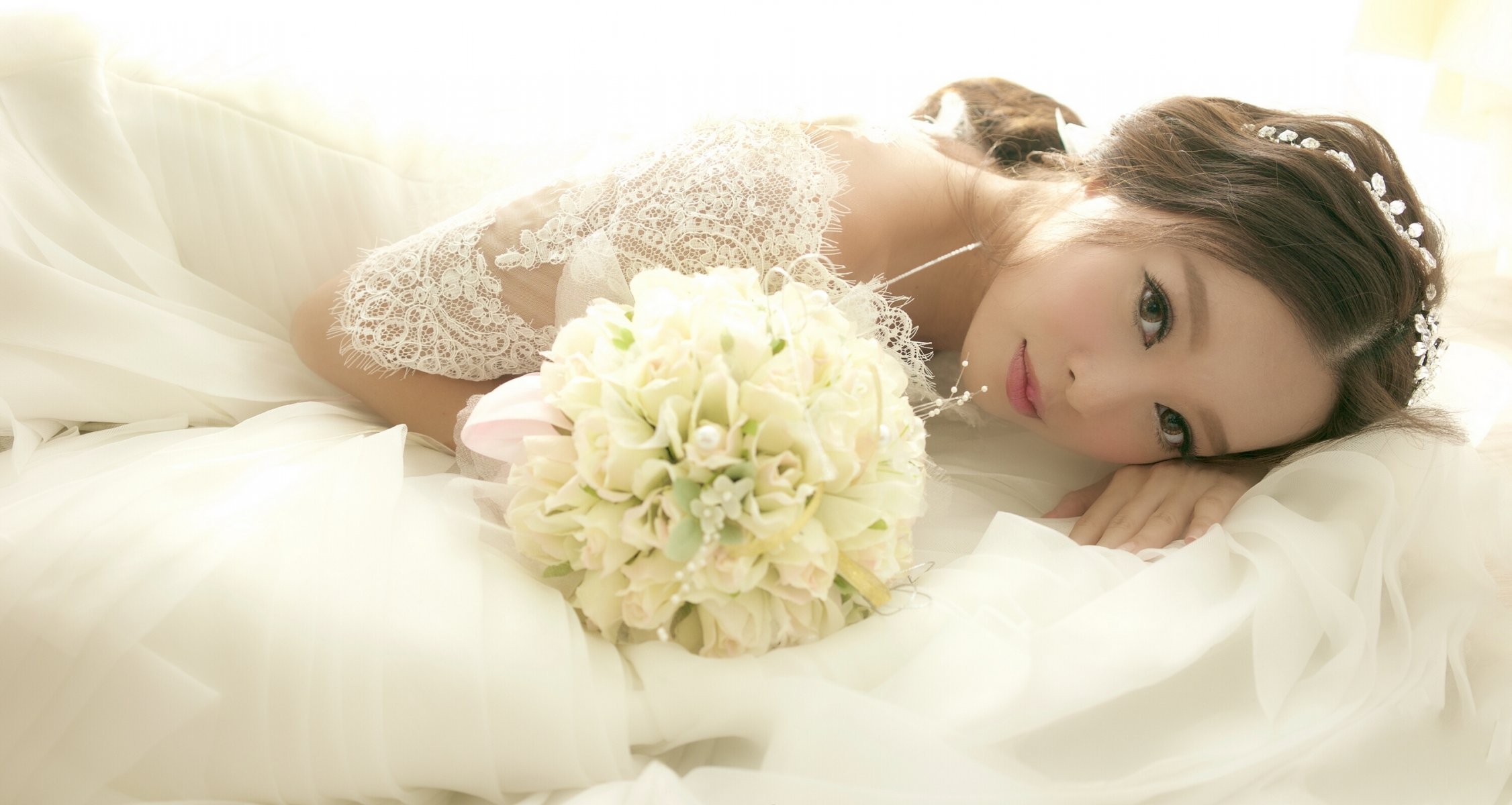 asian bride wedding dress flower bouquet view