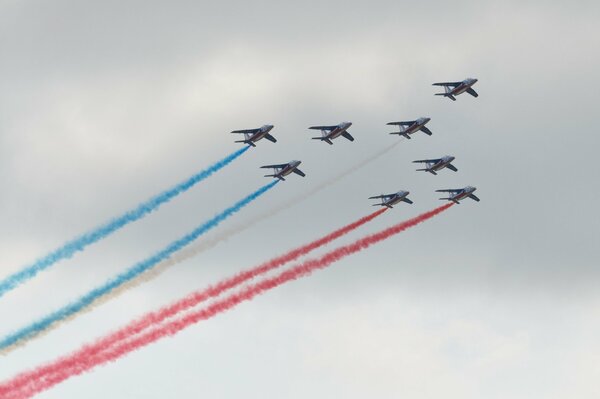 Planes fly and lead the Tricolor for Maks 2009