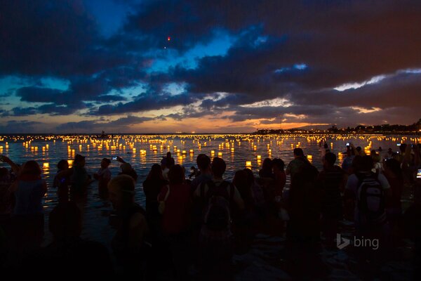 Ala Moana Beach Park pod nocnym niebem