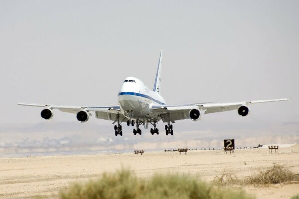 Boeing is being pushed up on the runway