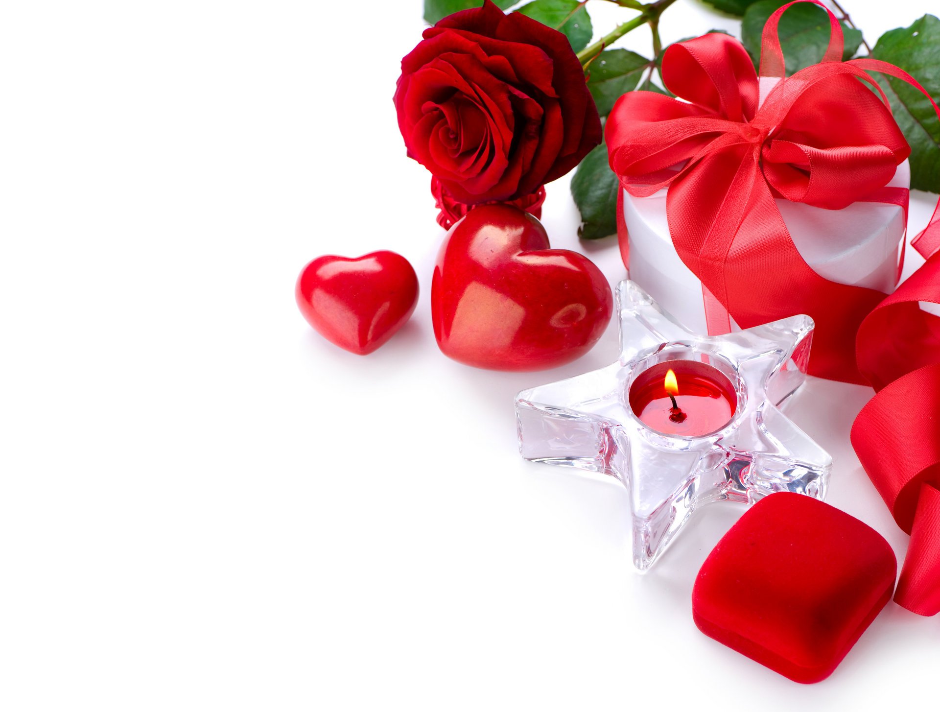 vacanza san valentino candele rose regali cuore fiocco foto