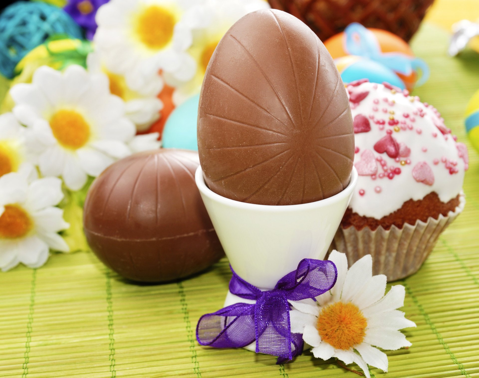 feiertag ostern schokolade kamille eier bogen essen foto