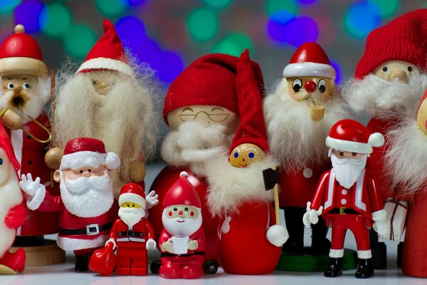 Festivo Babbo Natale di diverse forme