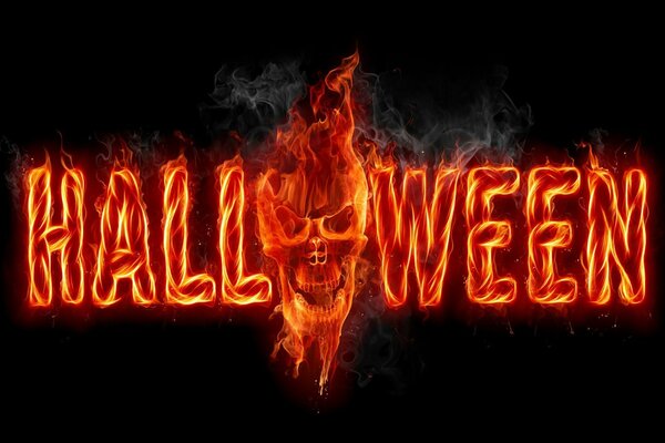 Frase di Halloween di lettere in fiamme su sfondo nero