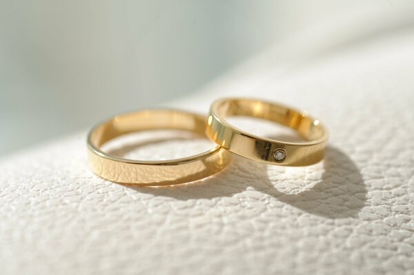 Hochzeit zwei Ringe Gold