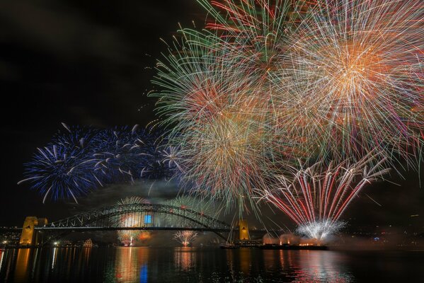 Helles Feuerwerk über Sydney