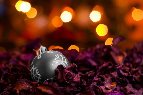 Boule de Noël sur beau fond