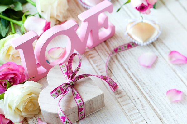 Dichiarazione d amore con iscrizione rosa