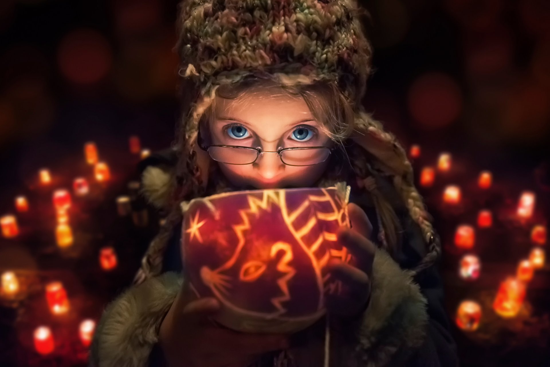 mädchen mütze weihnachten kerzen