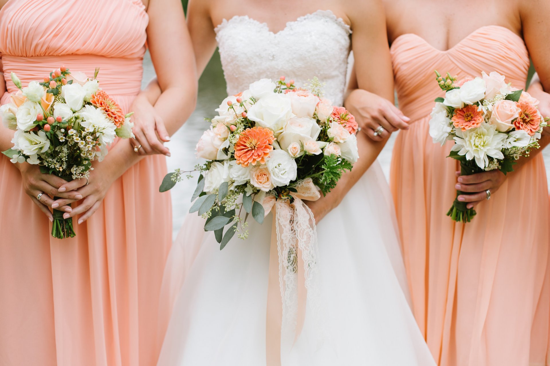 bouquet fiori nozze sposa damigelle d onore vestito