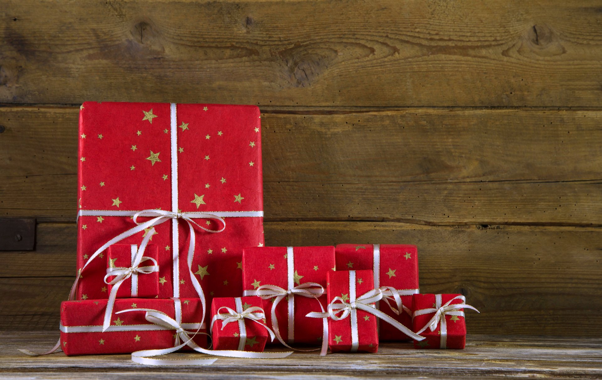 cadeaux boîtes rubans arcs