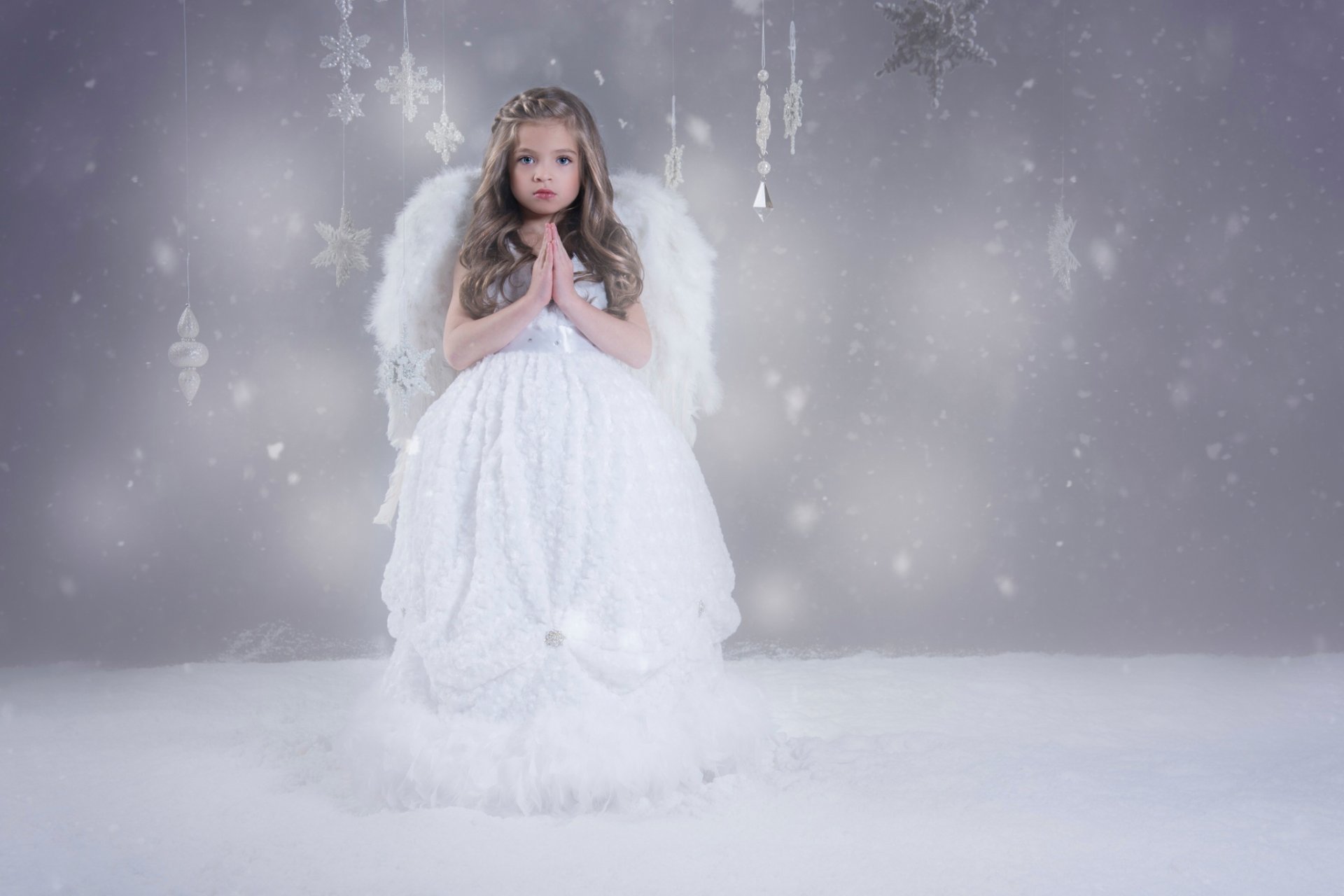 vacaciones ángel de la nieve niña ángel