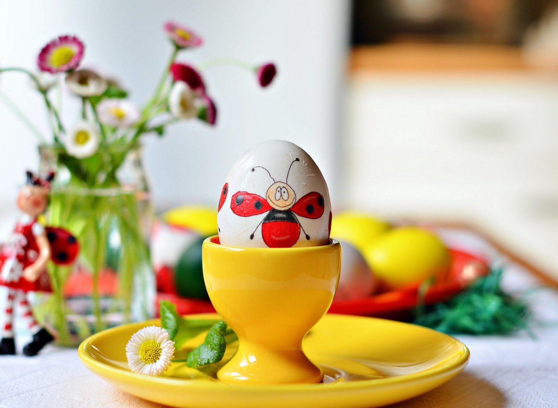 feiertag ostern blumen ei marienkäfer
