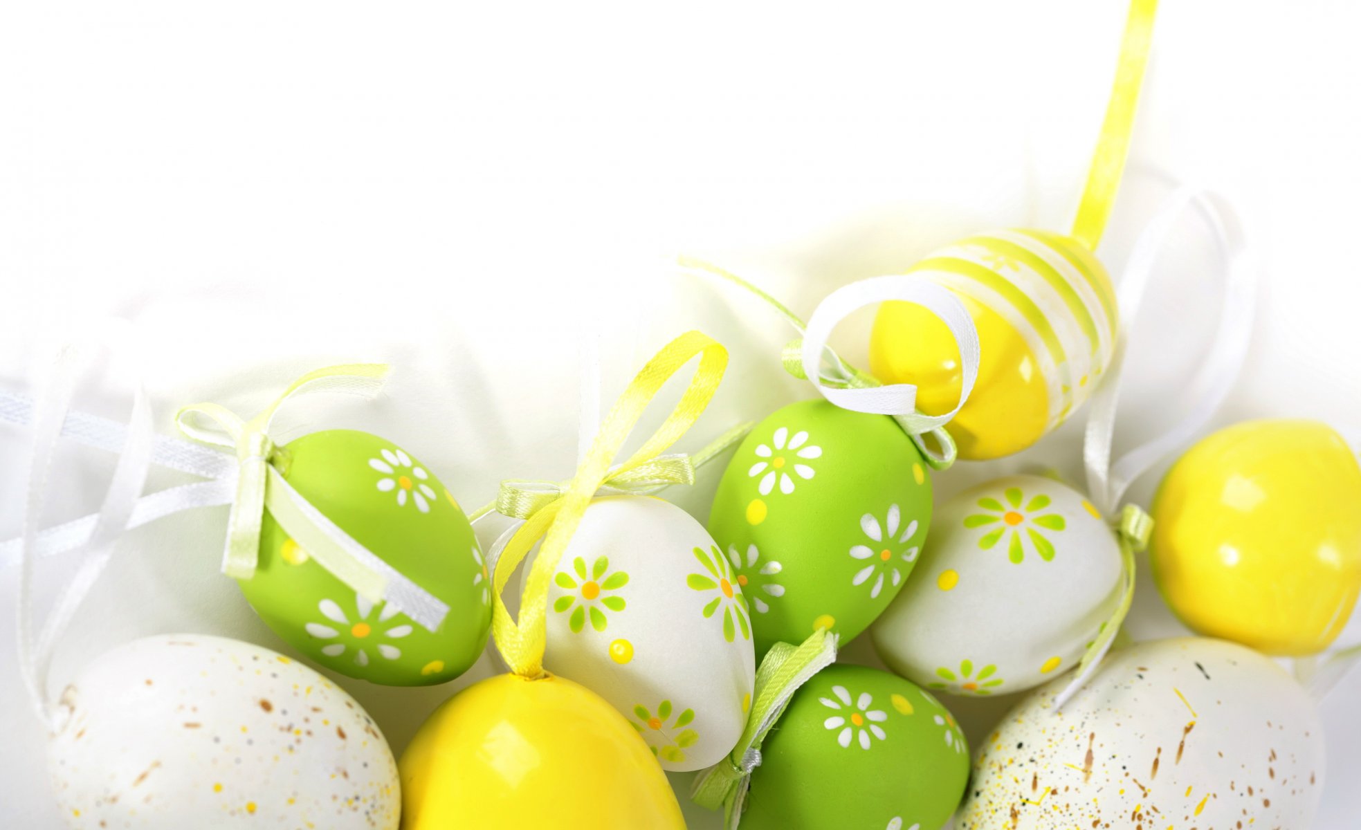 pascua huevos teñido