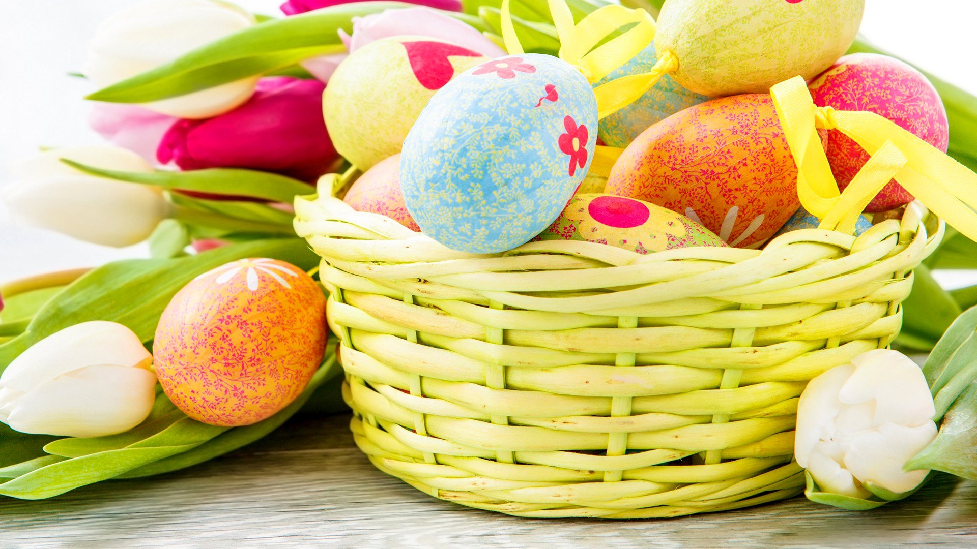 pâques oeufs panier fleurs tulipe