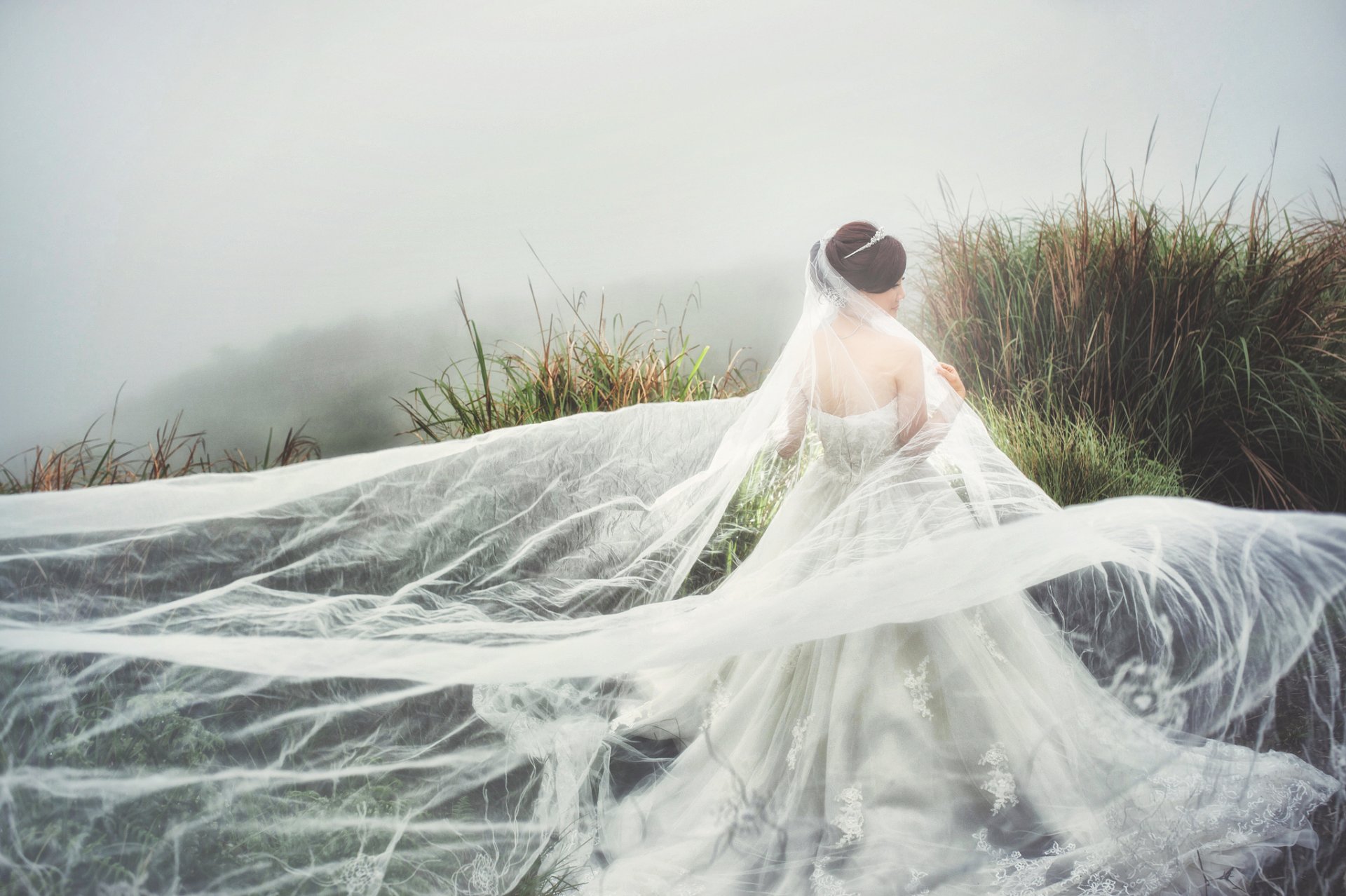 fille asiatique mariée robe