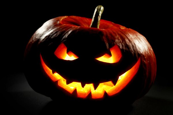 Sinister pumpkin for Halloween