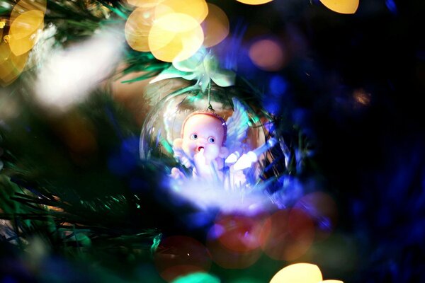 Giocattolo di Natale con il bambino dentro