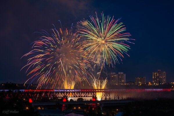 Feux d artifice festifs pour la fête du Canada