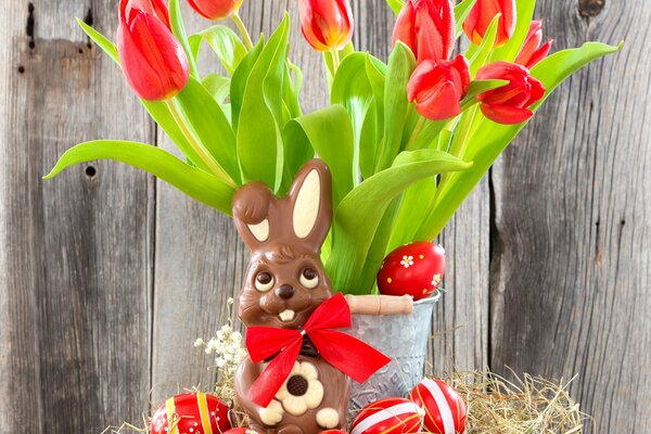 Fiesta de Pascua con tulipanes